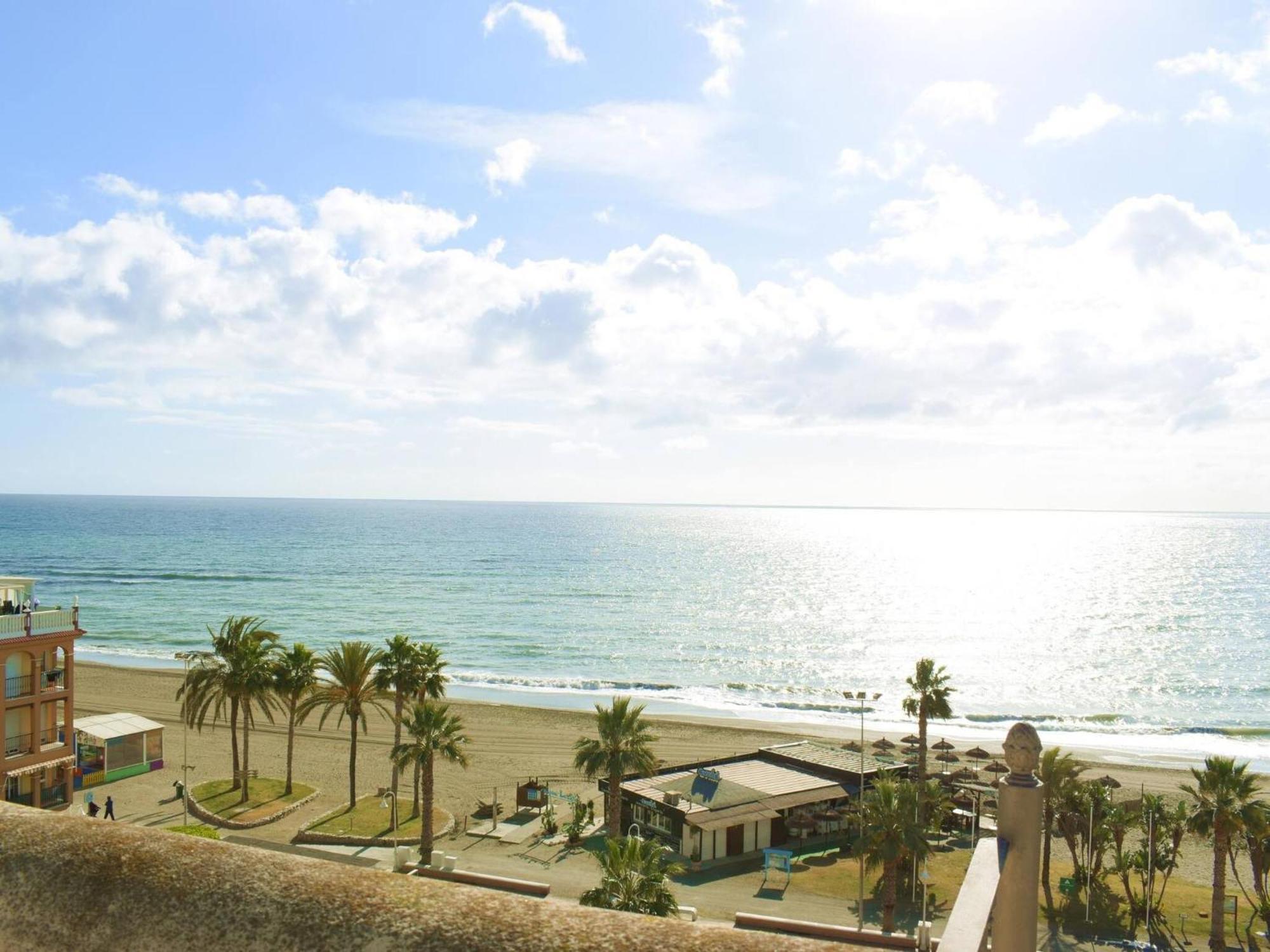 דירות Rincón de la Victoria Magnifico Atico Frente Al Mar En Ricon De La Victoria מראה חיצוני תמונה